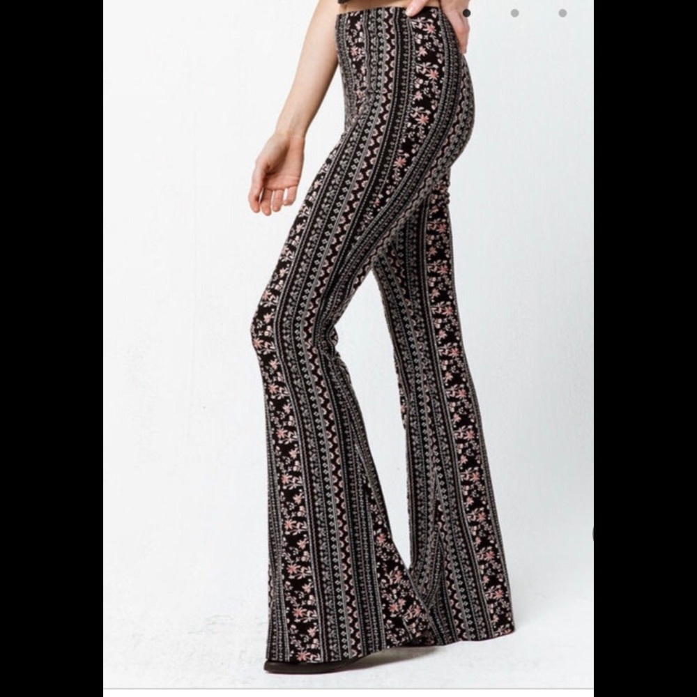 Full Tilt: Flare Knit Pants (M)